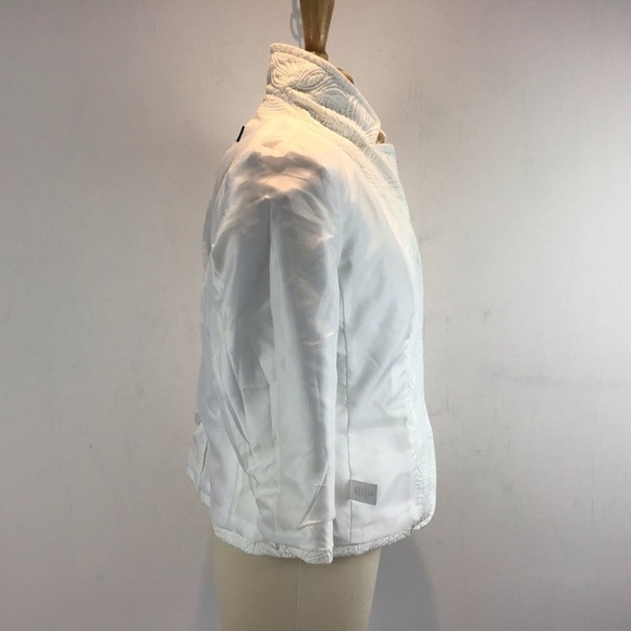 Talbots petites white matelasse 3/4 sleeve, fully lined 2 button blazer sz 10-12 - Picture 8 of 12